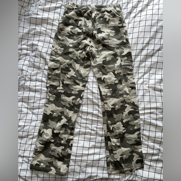 Camo Cargo Pants!! - Picture 4 of 5